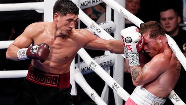 Дмитрий Бивол победил Сауля Альвареса.