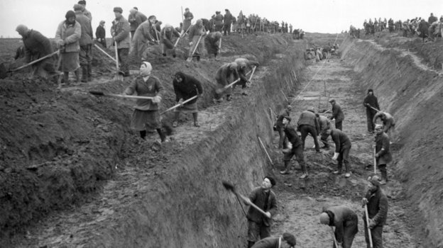 Противотанковые окопы во время Великой Отечественной войны. Фото Global Look Press Противотанковые окопы во время Великой Отечественной войны. Фото Global Look Press