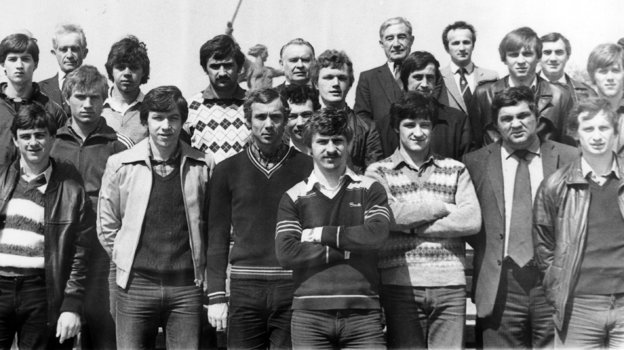 Олег Романцев (в центре) с игроками и Константином Бесковым и Николаем Старостиным в Волгограде. Фото из архива семьи Константина Бескова Олег Романцев (в центре) с игроками и Константином Бесковым и Николаем Старостиным в Волгограде. Фото из архива семьи Константина Бескова