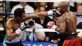 «Я подумал: Флойд не выдерживает мою мощь». Бой, когда ноги Мейвезера подкосились