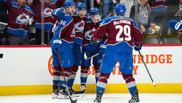 Два года назад над ним смеялись. Сейчас русский форвард в первом звене сильнейшей команды НХЛ