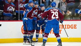 Два года назад над ним смеялись. Сейчас русский форвард в первом звене сильнейшей команды НХЛ