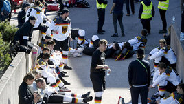 В шаге от трагедии. Пожар чуть не сорвал матч чемпионата мира