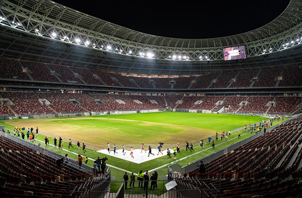 Ночной забег через стадион «Лужники». Фото nightrun10km.runc.run Ночной забег через стадион «Лужники». Фото nightrun10km.runc.run