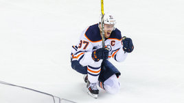 Лучший игрок мира вытащил свой клуб в финал конференции! Макдэвид забил решающий гол в серии