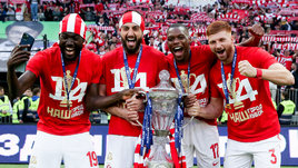 Ребров целовал Шамара, Жиго кричал «Ауф!» на столе, Бакаев объявил об уходе. Все эмоции золотой раздевалки «Спартака»