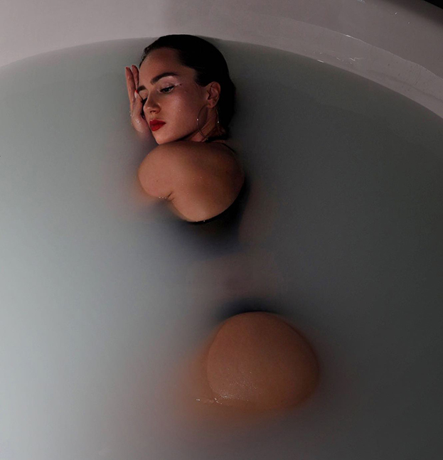 Анна любит не только керлинг, но и красивые фотосессии. Фото Соцсети Анна любит не только керлинг, но и красивые фотосессии. Фото Соцсети