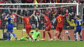 Автогол Ярмоленко лишил Украину ЧМ-2022. В Катар едет Уэльс с Бэйлом