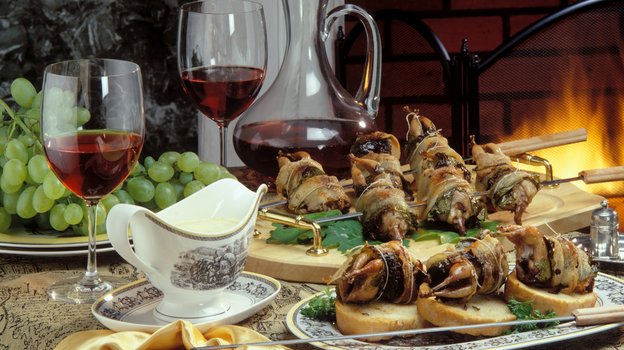 Алкогольные напитки не стоит запивать жирным мясом. Фото Global Look Press Алкогольные напитки не стоит запивать жирным мясом. Фото Global Look Press