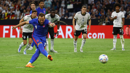 Кейн спас Англию в гостях у Германии, Италия с Манчини снова побеждает