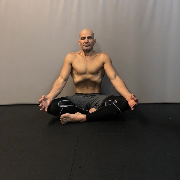 Тейшейра в последние годы уделяет серьезное внимание медитации. Фото Фото из соцсетей бразильца Тейшейра в последние годы уделяет серьезное внимание медитации. Фото Фото из соцсетей бразильца
