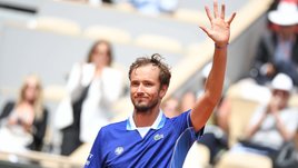 Медведев нашел замену Уимблдону. Он в двух шагах от второго травяного титула