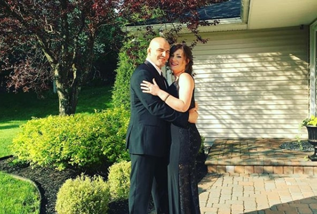 Гловер с женой Ингрид. Фото из соцсетей бойца Гловер с женой Ингрид. Фото из соцсетей бойца