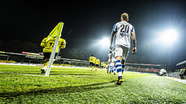 Футбольная революция в Нидерландах: таймы по 30 минут, ввод мяча из аута ногами, удаление за желтую карточку