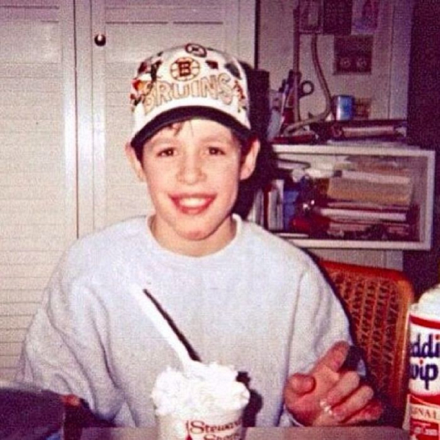 Юный Евгений Малкин в кепке “Бостона”. Фото архивы Евгения Малкина и его семьи Юный Евгений Малкин в кепке “Бостона”. Фото архивы Евгения Малкина и его семьи