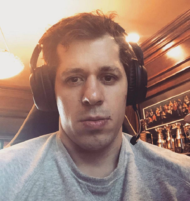 Евгений Малкин в игровых наушниках. Фото личные соцсети Евгения Малкина Евгений Малкин в игровых наушниках. Фото личные соцсети Евгения Малкина