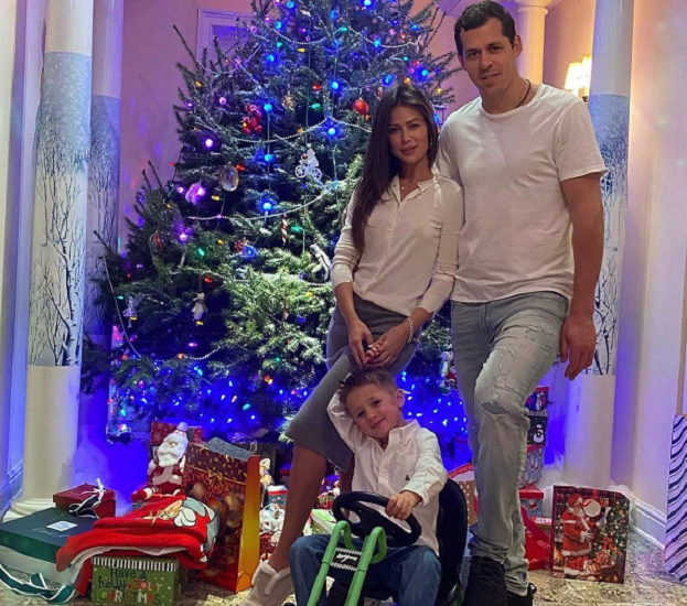 Анна Кастерова, Евгений Малкин и Никита Малкин. Фото архивы Евгения Малкина и его семьи Анна Кастерова, Евгений Малкин и Никита Малкин. Фото архивы Евгения Малкина и его семьи