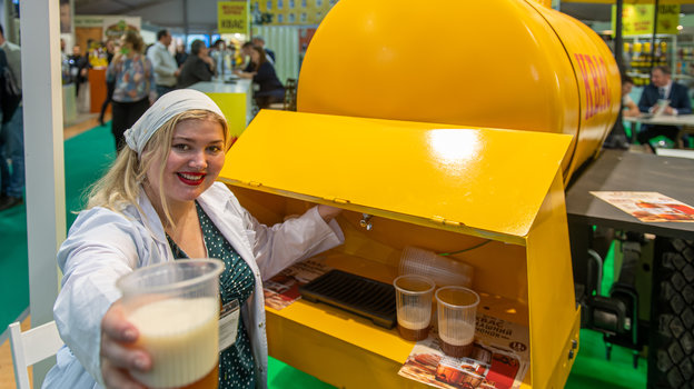 Летом квас продают в бочках. Фото Global Look Press Летом квас продают в бочках. Фото Global Look Press