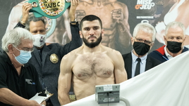 Артур Бетербиев — Джо Смит — младший: российский чемпион добавит в коллекцию третий пояс