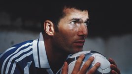 Легендарные голы, скандальные удаления, именной финт. Зидану — 50