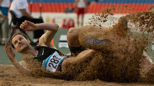 Прыжки в длину на чемпионате России. Фото ВФЛА Прыжки в длину на чемпионате России. Фото ВФЛА