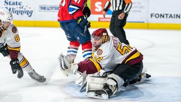 Петр Кочетков (в центре).