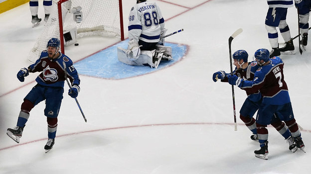 Валерий Ничушкин празднует заброшенную шайбу. Фото USA Today Sports Валерий Ничушкин празднует заброшенную шайбу. Фото USA Today Sports