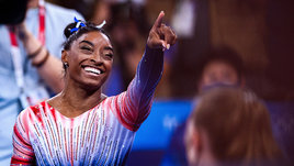 Байлз выходит замуж за игрока в американский футбол. Он не знал, что Симона знаменитость