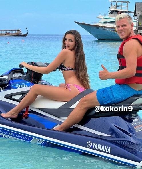 Тоня Худякова и Александр Кокорин. Фото Соцсети Кокорина Тоня Худякова и Александр Кокорин. Фото Соцсети Кокорина