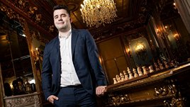 Непомнящий приблизился к победе на турнире претендентов. Уничтожил фаворита Карлсена черными