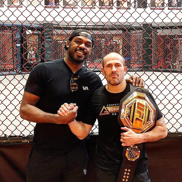 Джон Джонс и Михаил Любимов. Фото из соцсетей Любимова Джон Джонс и Михаил Любимов. Фото из соцсетей Любимова