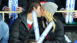 «Его больше интересуют соцсети и красивые машины»: история любви и расставания Смолова и Лопыревой