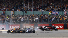 Два гонщика в больнице, машины всмятку. Кошмар на «Гран-при Великобритании»