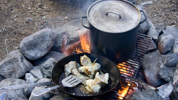 Блюда, приготовленные на свежем воздухе. Фото Global Look Press Блюда, приготовленные на свежем воздухе. Фото Global Look Press