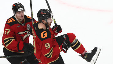 Нападающий «Авангарда» Корбэн Найт.