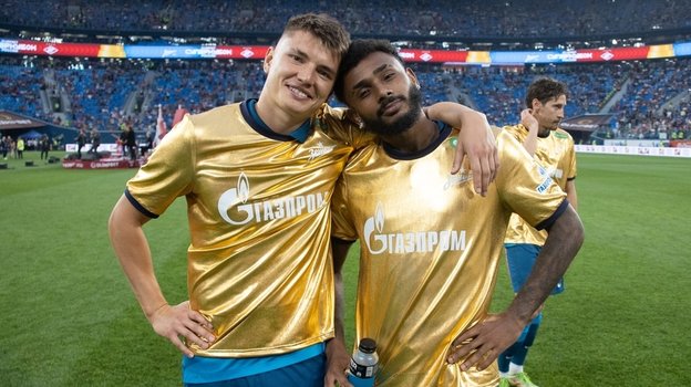 Андрей Мостовой и Вендел. Фото ФК «Зенит» Андрей Мостовой и Вендел. Фото ФК «Зенит»