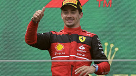 Сладкая месть Леклера. Шарль победил Ферстаппена на глазах у фанатов голландца