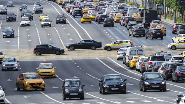 Движение автомобилей в Москве. Фото Global Look Press Движение автомобилей в Москве. Фото Global Look Press