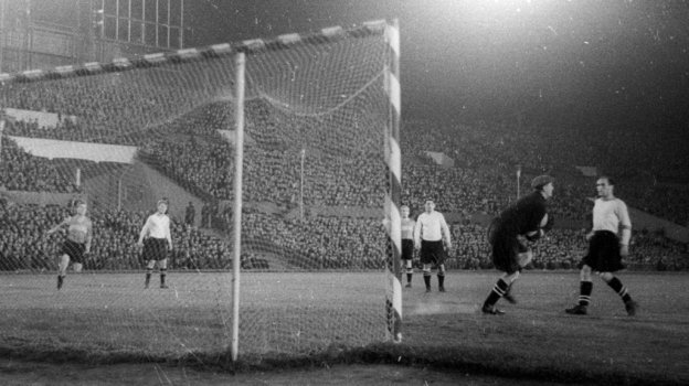 Агустин Гомес (справа). Фото Олег Неелов Агустин Гомес (справа). Фото Олег Неелов