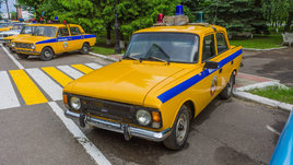 От «Москвича» до «Ленд Ровера». На чем ездили сотрудники ГАИ в 90-е