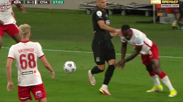 «Краснодар» — «Спартак»: Мозес и Черников. Фото Скриншот трансляции «Краснодар» — «Спартак»: Мозес и Черников. Фото Скриншот трансляции