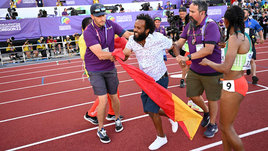 На ЧМ по легкой атлетике устроили политическую акцию. Ужасный прокол организаторов