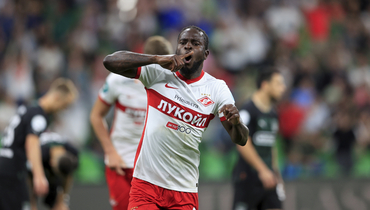 Виктор Мозес празднует гол в ворота «Краснодара».