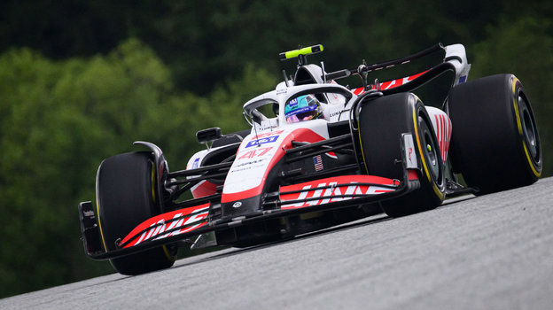 Болид Мика Шумахера. Фото AFP Болид Мика Шумахера. Фото AFP