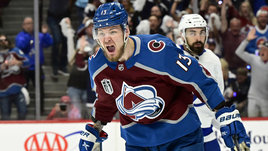 «Проиграли пятый матч финала — начал психовать. Казалось, упускаем кубок». Первое интервью Ничушкина после чемпионства в НХЛ