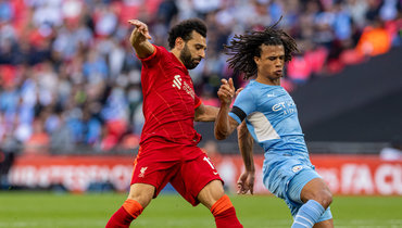 Мохамед Салах и Натан Аке.