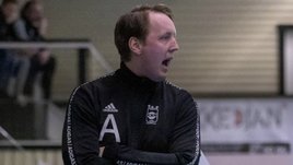 Шведы в шоке от бомбической шутки тренера. Он заявил, что взорвет аэропорт