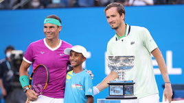 У Надаля «горят» 9% рейтинга, у Медведева — 67%. Россиянина ждут тяжелые четыре месяца