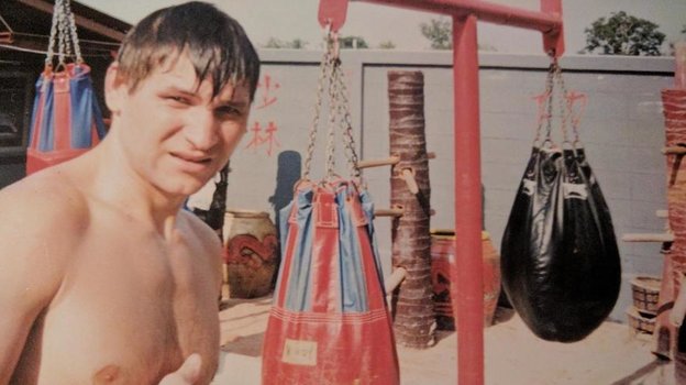 Середина 90-х. Эрик Кайбышев на сборе в Таиланде. Фото Личный архив Кайбышева Середина 90-х. Эрик Кайбышев на сборе в Таиланде. Фото Личный архив Кайбышева