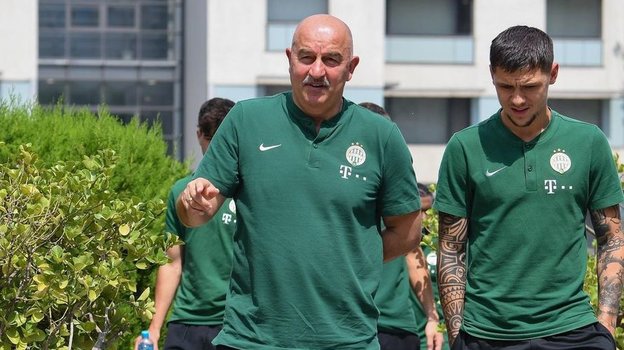 Главный тренер «Ференцвароша» Станислав Черчесов (слева). Фото ФК «Ференцварош» Главный тренер «Ференцвароша» Станислав Черчесов (слева). Фото ФК «Ференцварош»